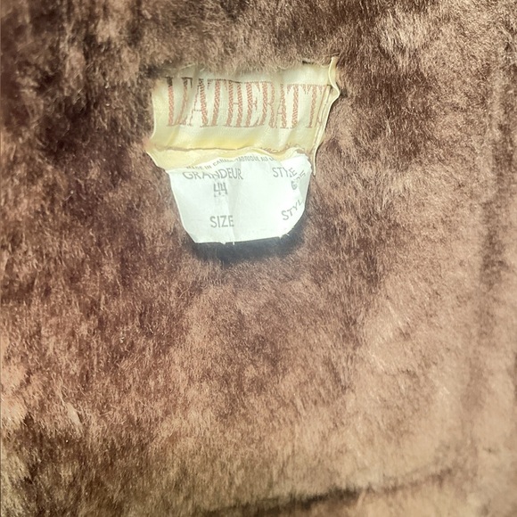 Vintage Brown leather Shearling style Slim Fit 2 pocket long sleeve Coat 44 - Picture 3 of 8